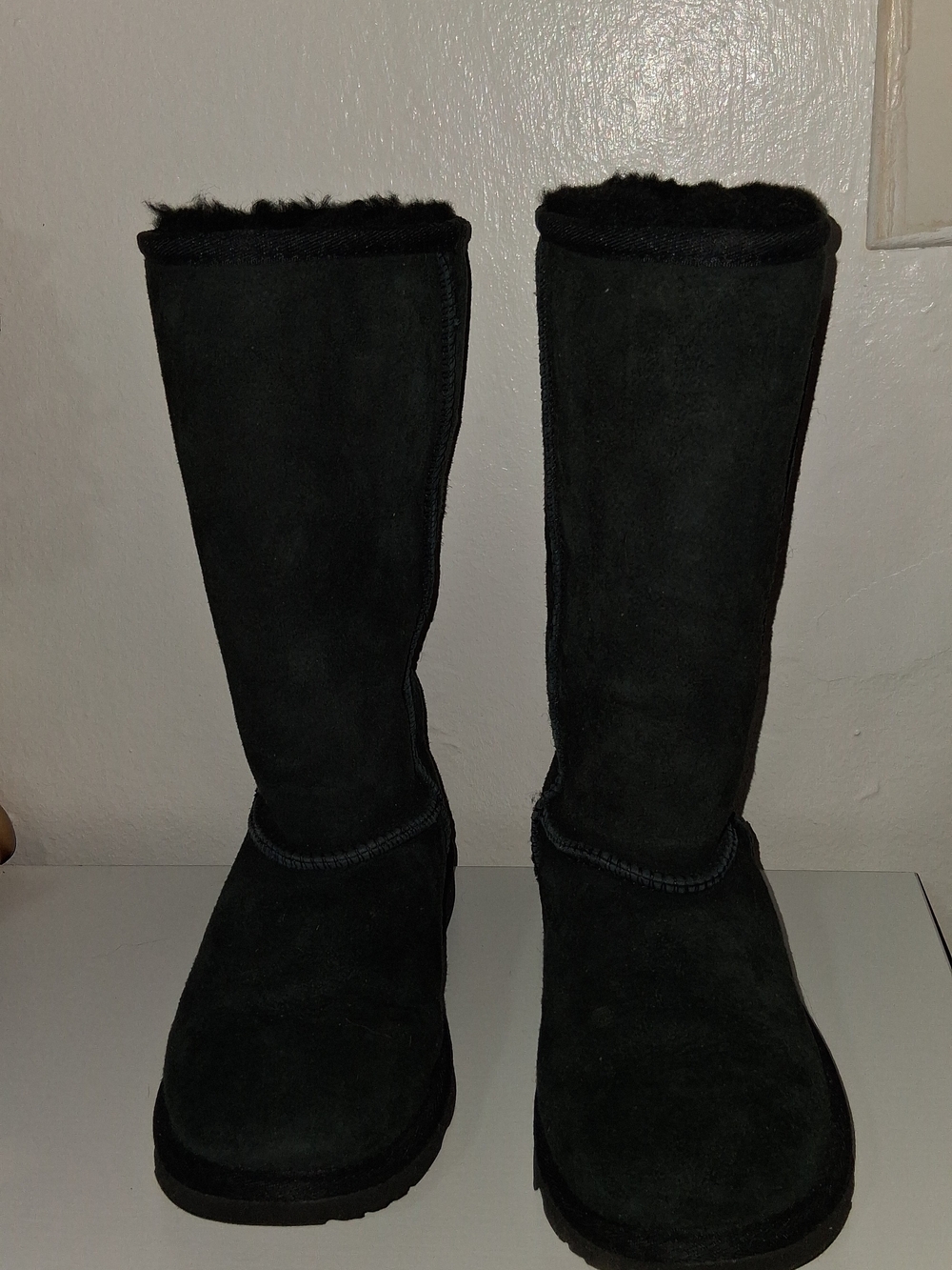 UGG Kids Classic II Tall Boots Black Suede Sheepskin Size 2 1017713K